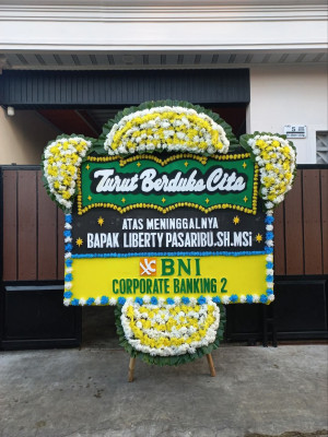 Papan Bunga Duka di Cikalang