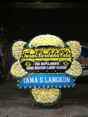 Papan Bunga Duka di Cikalang